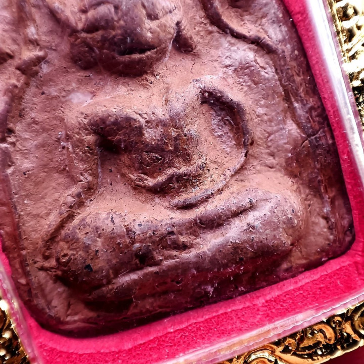 Khun Paen Phlai Khu Tat Amulet Clay Gold Plated