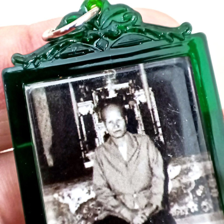 Mae Chee Boonruen Wat Awut Photo Amulet