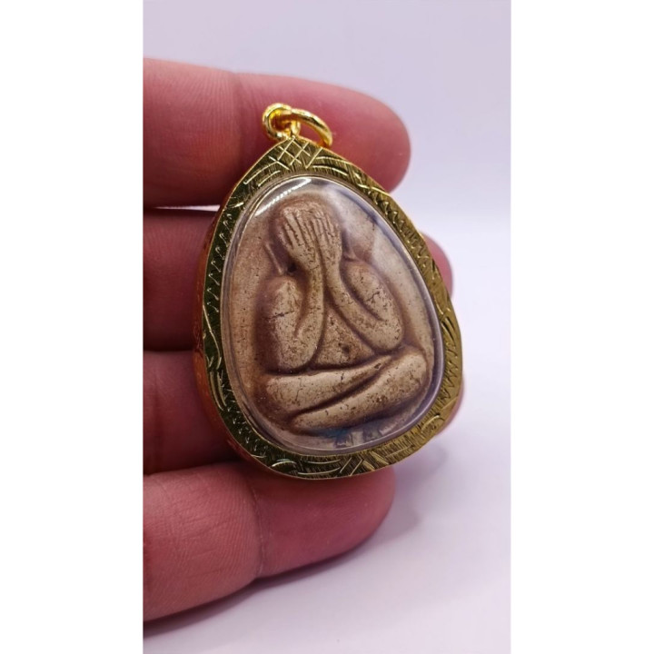 Phra Pidta Luang Pu Toh Jumbo Buddha Amulet