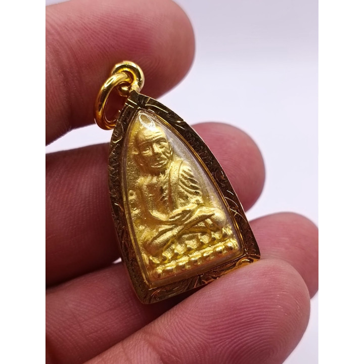 Luang Pu Thuat Wat Chang Hai Amulet Pendant