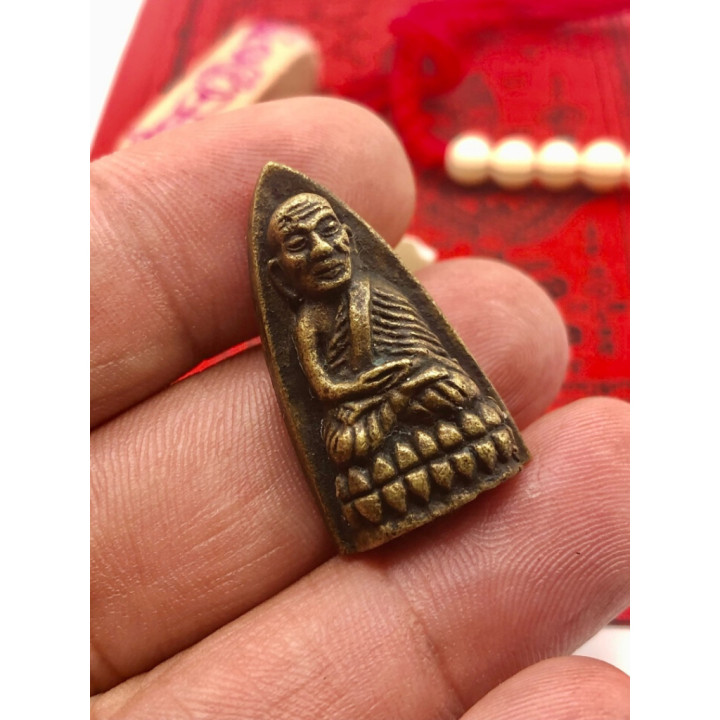 Luang Pu Thuat Wat Chang Hai Brass Pendant