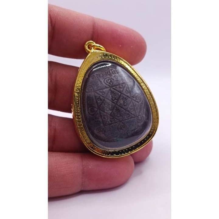 Phra Pidta Luang Pu Toh Amulet Gold Plated