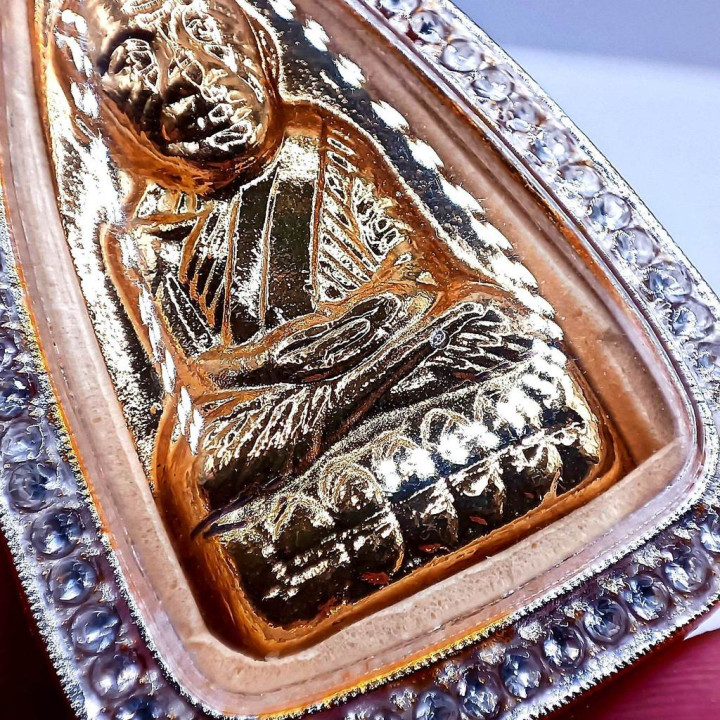 Luang Pu Thuat Wat Chang Hai Brass Amulet