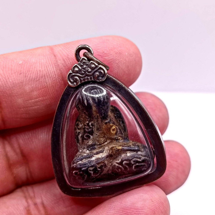 Pidta Amulet Luang Por Kron Wat Bang Sae