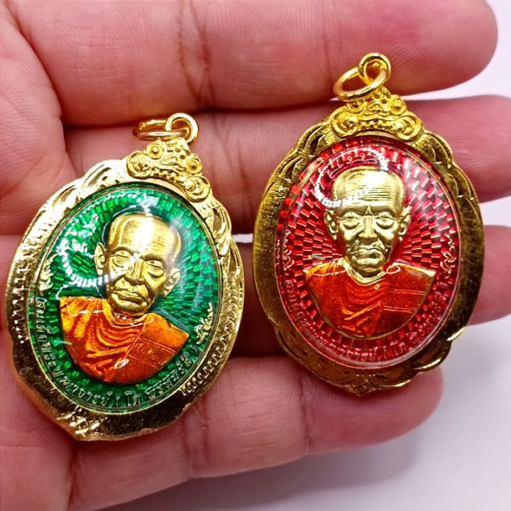 Somdej Wat Rakang Amulet Pendant Set