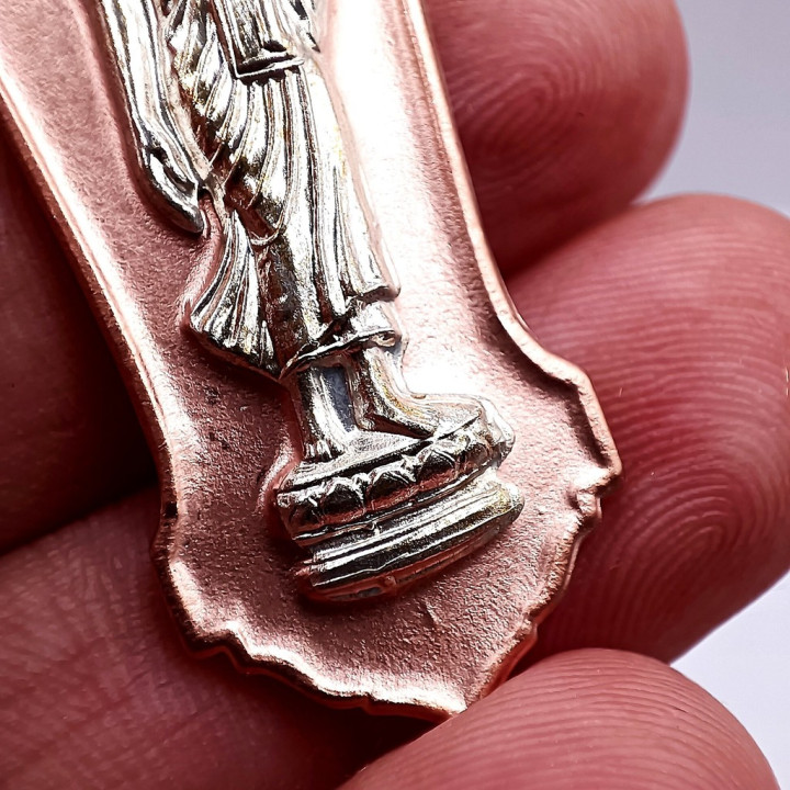 Phra Leela Walking Buddha Amulet Pendant