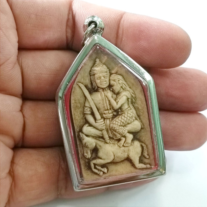 Khun Paen Umnang Amulet Pendant with Yant