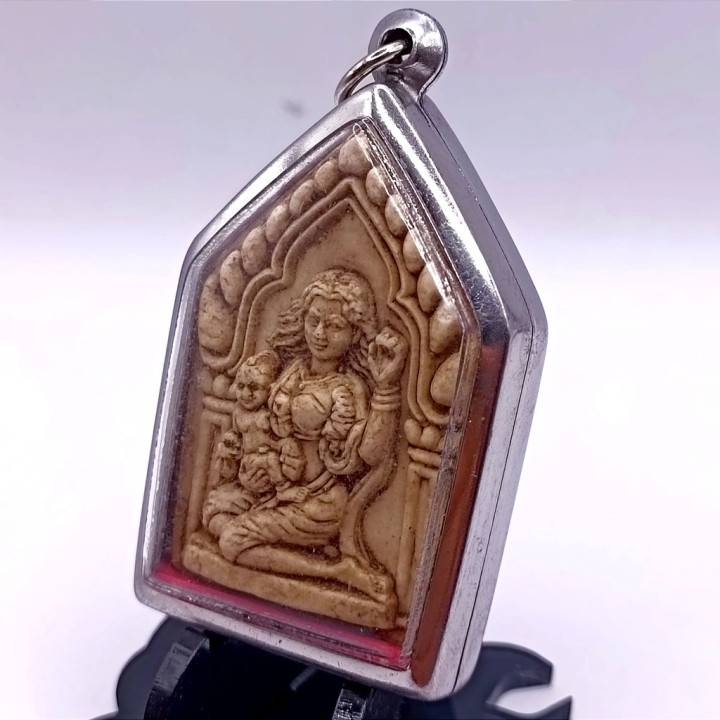 Khun Paen Pluk Kuman Nang Kwak Amulet Pendant