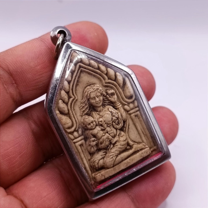 Khun Paen Pluk Kuman Nang Kwak Amulet Pendant