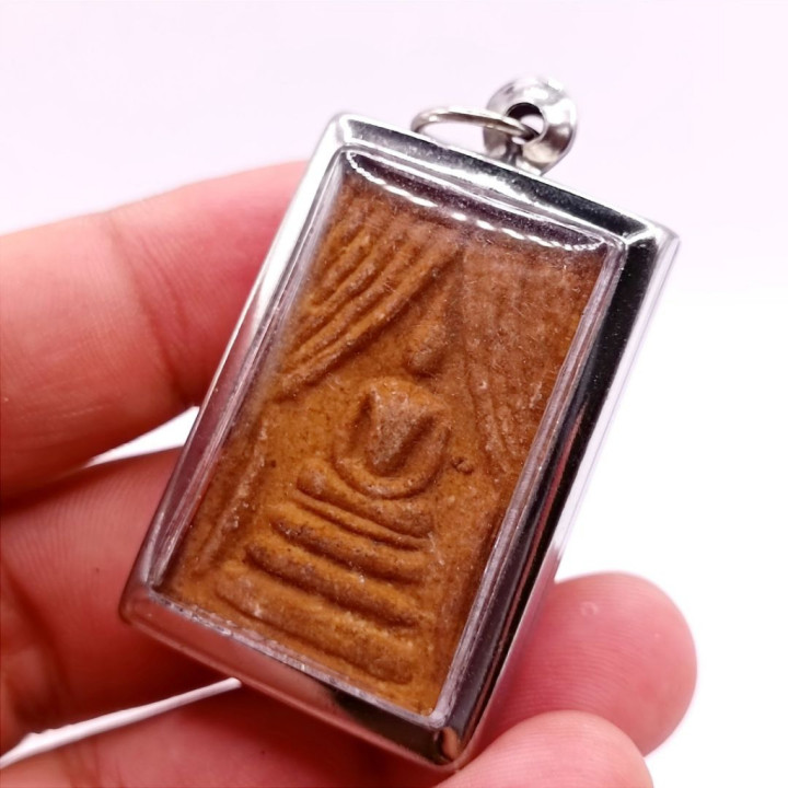 Phra Somdej Luang Por Guay Buddha Pendant