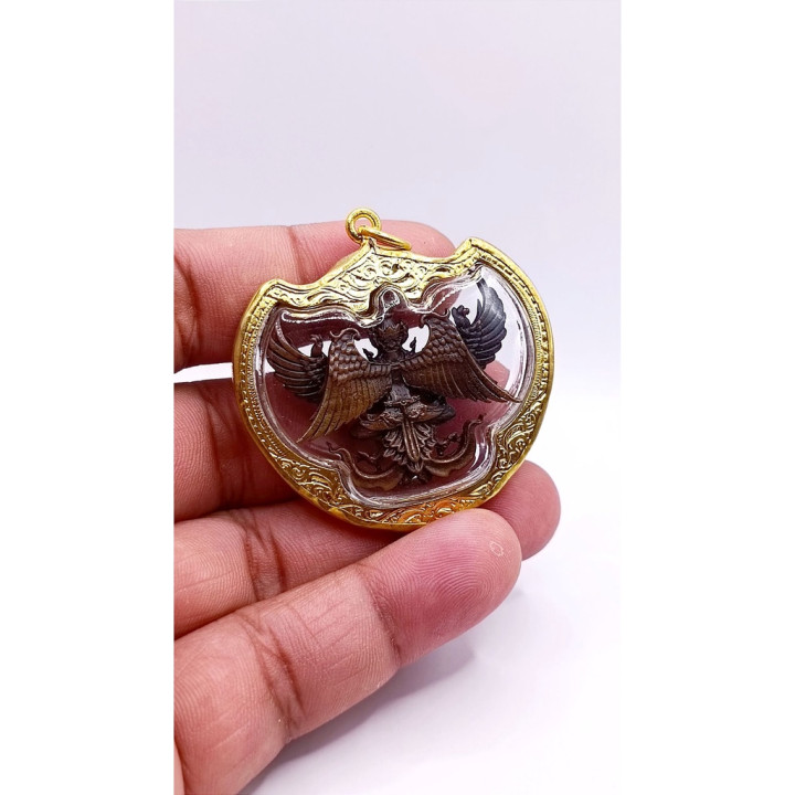 Phaya Krut Garuda Amulet Luang Por Sawat