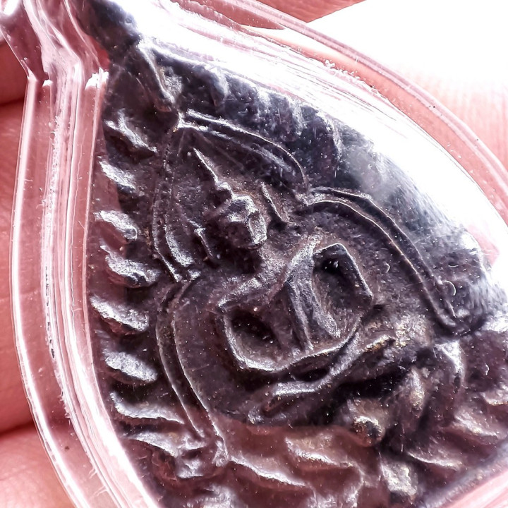 Luang Pu Boon Jao Sua Buddha Pendant Amulet
