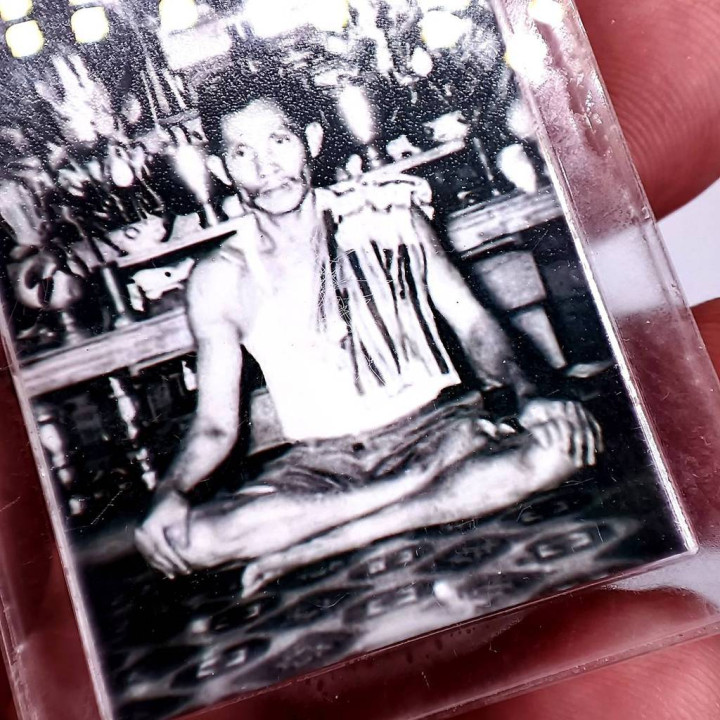 Phaw Thiang Nuammana Amulet Photo Charm BE 2568