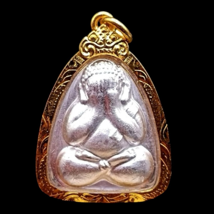 Phra Pidta Luang Por Pae Buddha Amulet