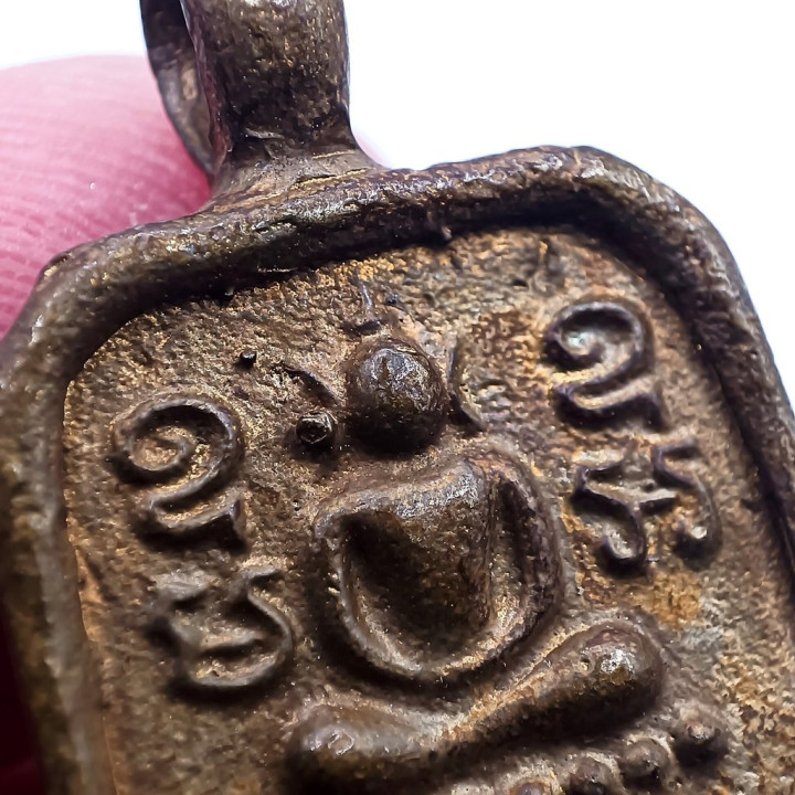 Luang Por Parn Chicken Rider Buddha Amulet