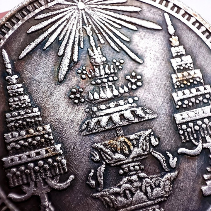 King Rama IV Phra Maha Mongkut Amulet Pendant