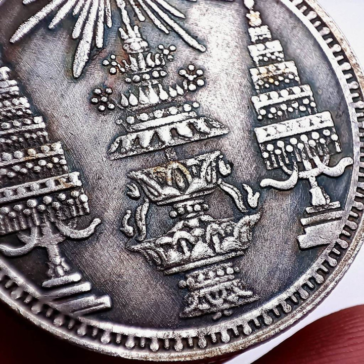King Rama IV Phra Maha Mongkut Amulet Pendant