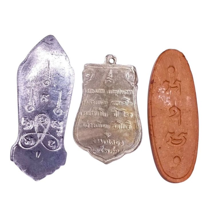 Thai Buddha Amulet Set 25 Sattawat Clay Chinnarat