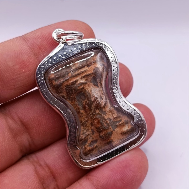 Phra Mahesuan Amulet Suphanburi Silver Plated