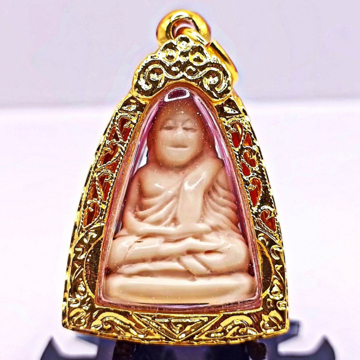 Luang Por Ngern Wat Bang Klan Amulet