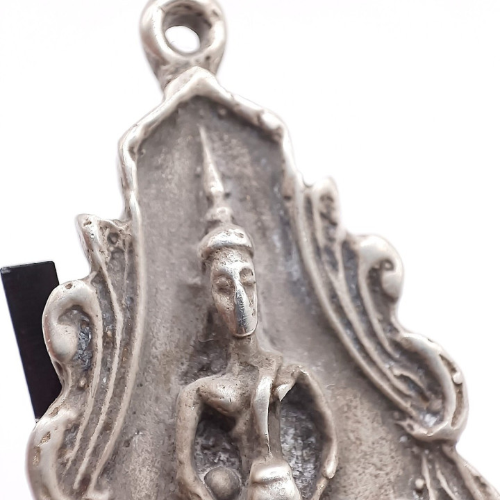 Luang Por Ban Laem Sacred Leaf Amulet 1996