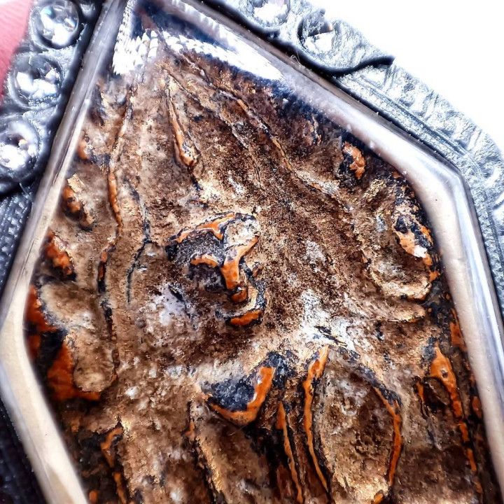 Khun Paen Amulet Wat Ban Krang Antique Casing