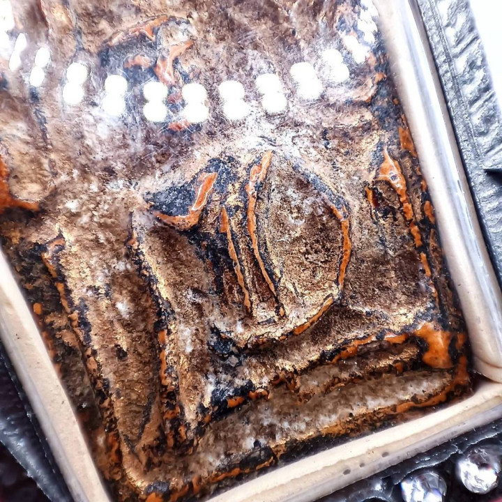 Khun Paen Amulet Wat Ban Krang Antique Casing