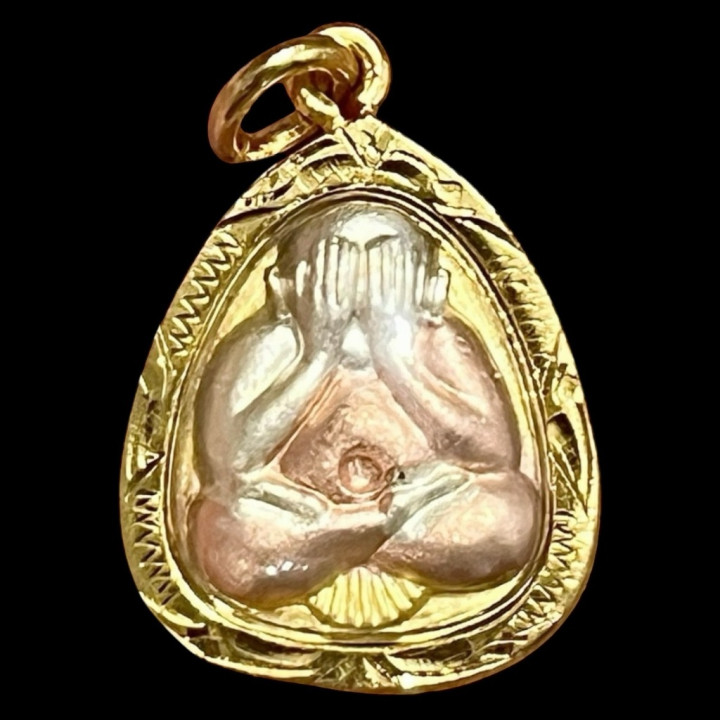 Phra Pidta Luang Por Koon Buddha Amulet