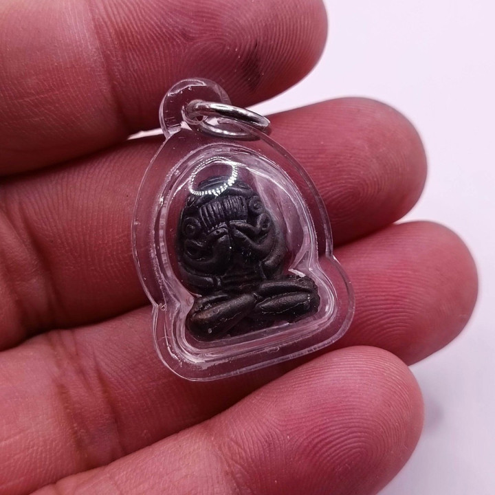 Phra Pidta Uttamo Luang Pu Tim Wat Lahan Rai Amulet