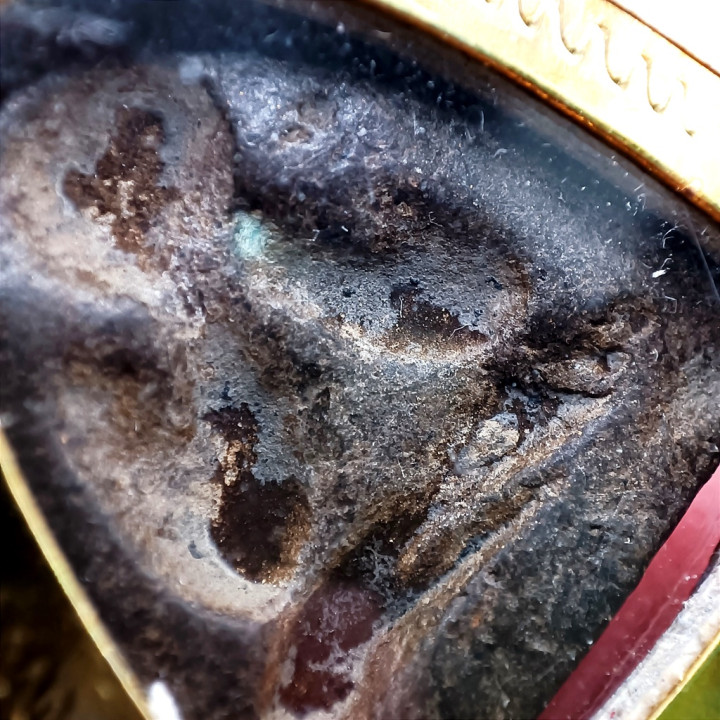 Pidta Luang Por Kaew Amulet Gold Plated Frame