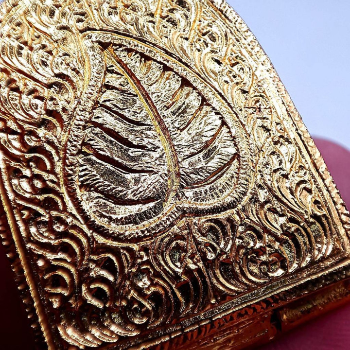 Phra Sum Kor Kamphaeng Phet Gold Plated Amulet