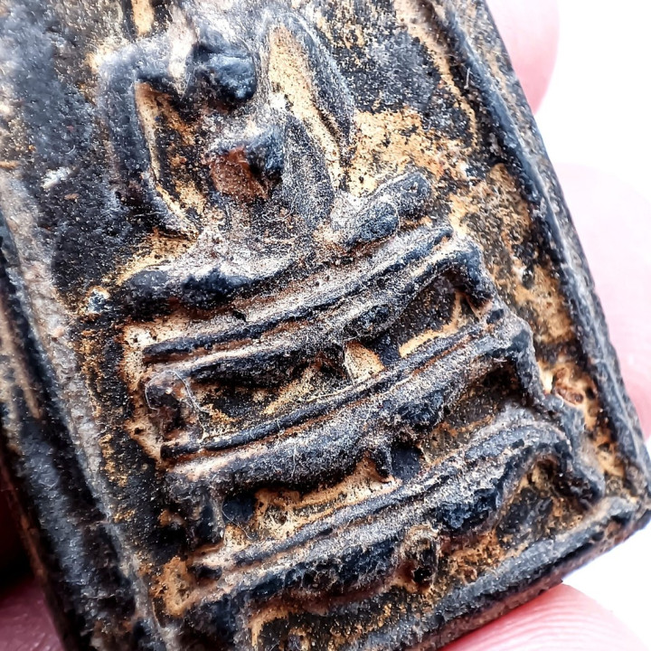 Phra Somdej Wat Rakang Lion Base Buddha Amulet