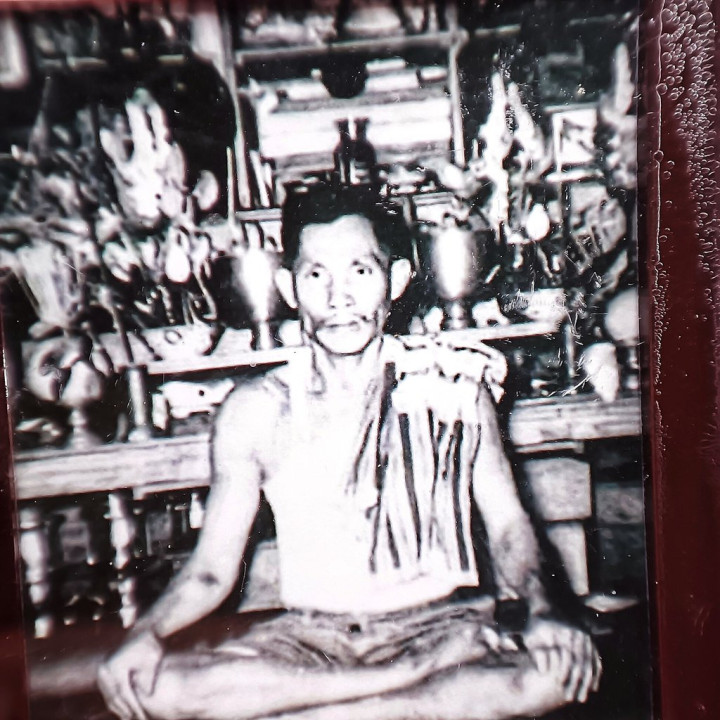 Phra Thiang Nuanmana Amulet Pendant Waterproof Frame
