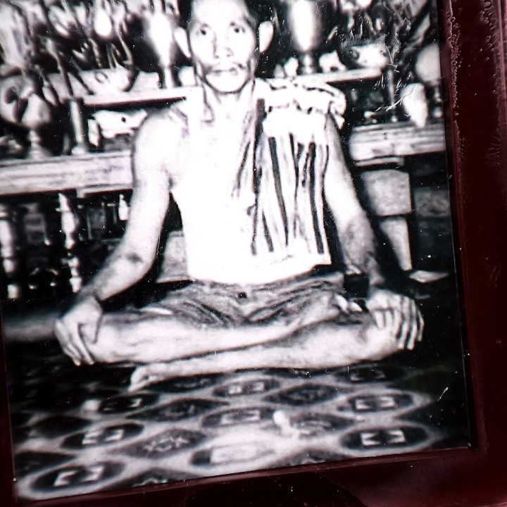 Phra Thiang Nuanmana Amulet Pendant Waterproof Frame