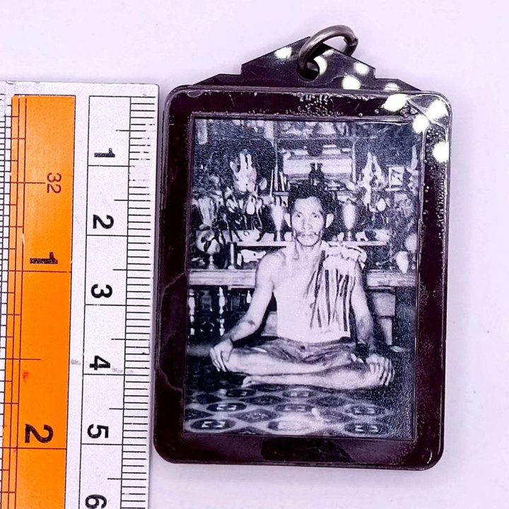 Phra Thiang Nuanmana Amulet Pendant Waterproof Frame