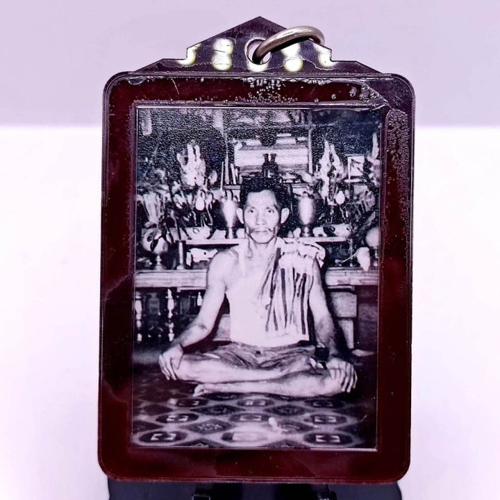 Phra Thiang Nuanmana Amulet Pendant Waterproof Frame
