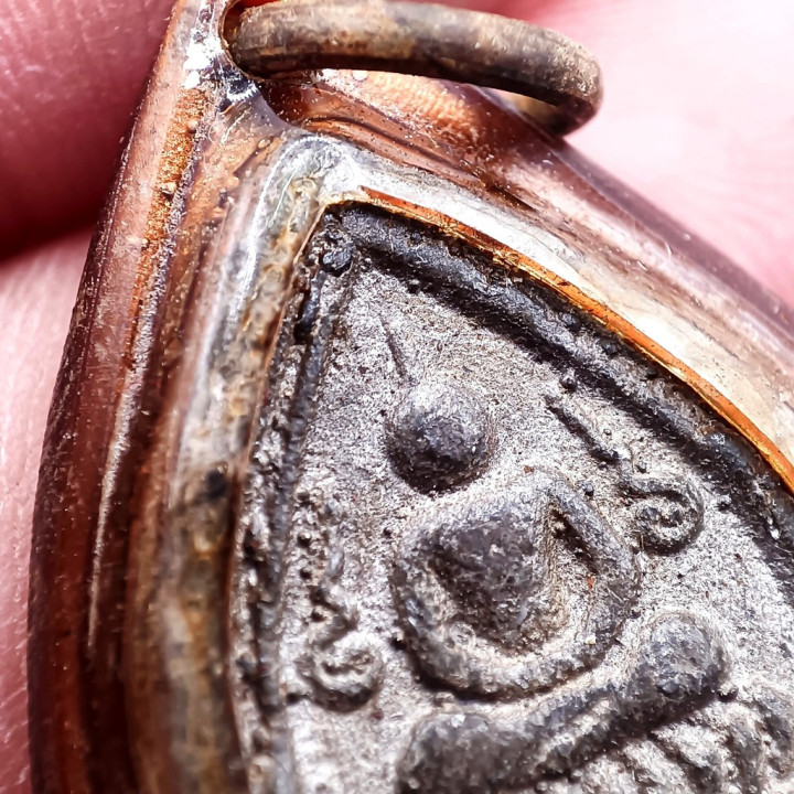 Phra Kleeb Bua Buddha Amulet Luang Pu Suk