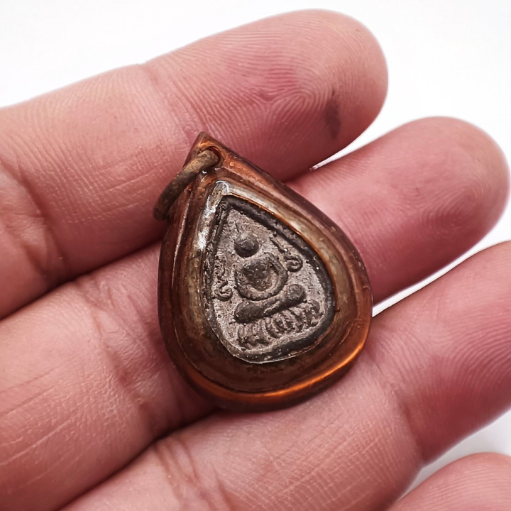 Phra Kleeb Bua Buddha Amulet Luang Pu Suk