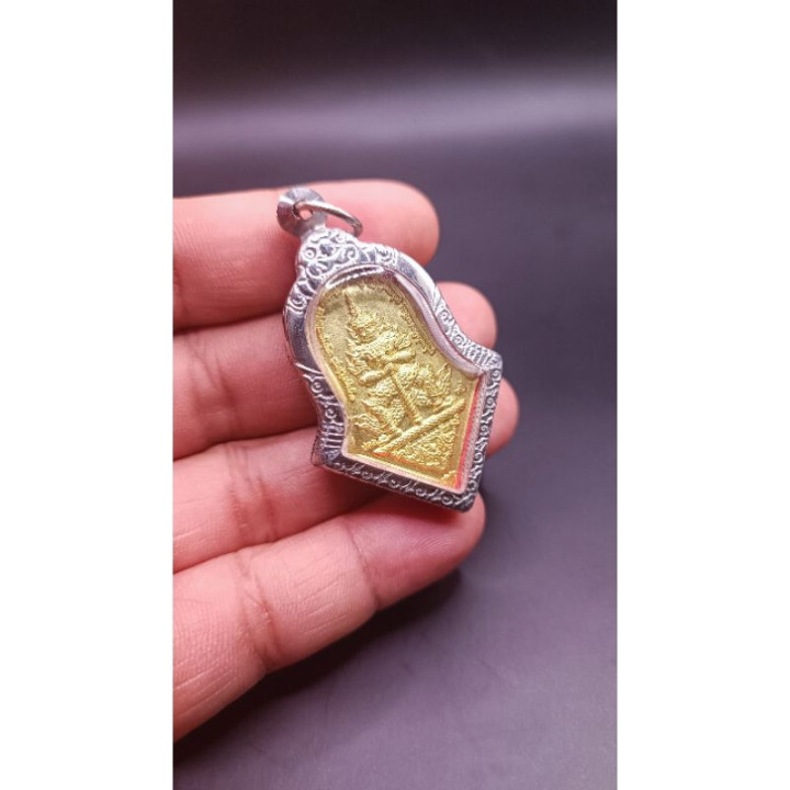 Phra Chinnarat Thao Wessuwan Buddha Amulet