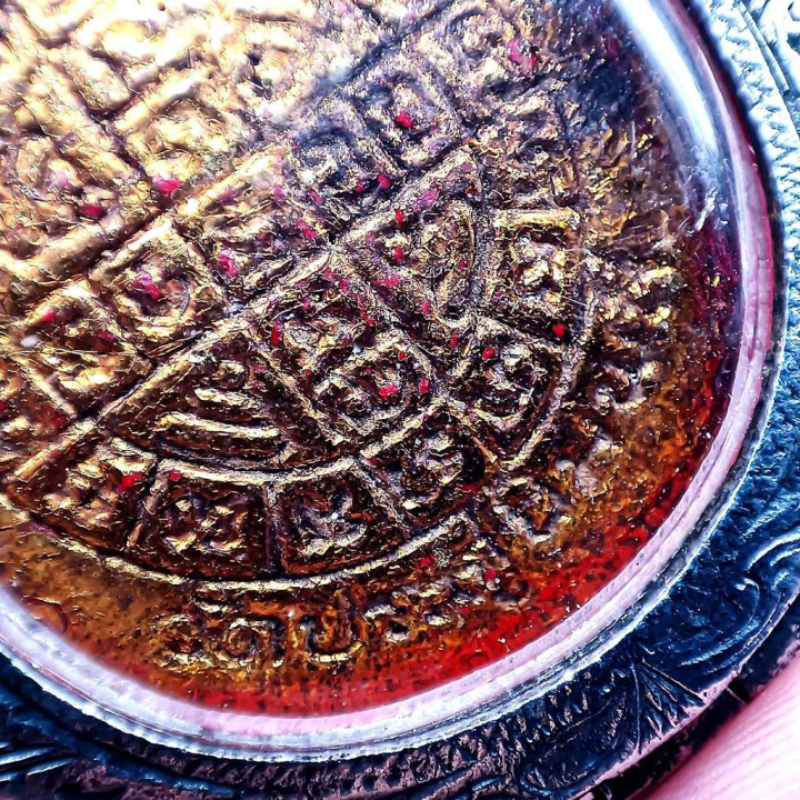 Pidta Luang Pu Toh Jumbo 2 Amulet Gold Leaf