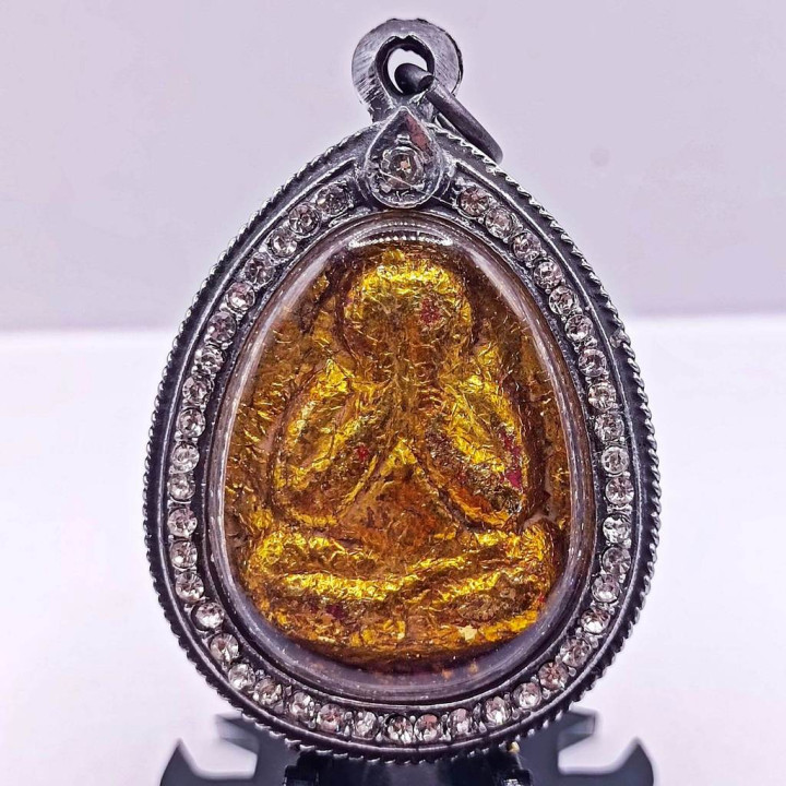 Pidta Luang Pu Toh Jumbo 2 Amulet Gold Leaf
