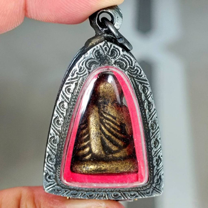 Luang Por Ngern Wat Bang Klan Metal Amulet