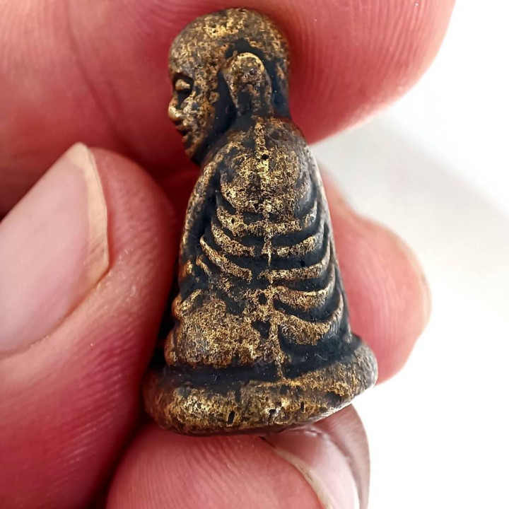 Luang Por Ngern Wat Bang Klan Metal Amulet