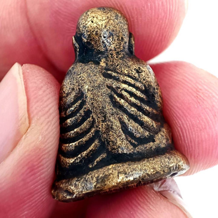 Luang Por Ngern Wat Bang Klan Metal Amulet