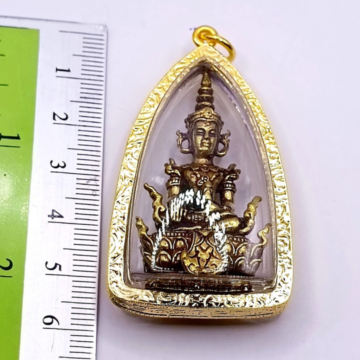 Phra Somdej Maha Chakraphat Buddha Amulet