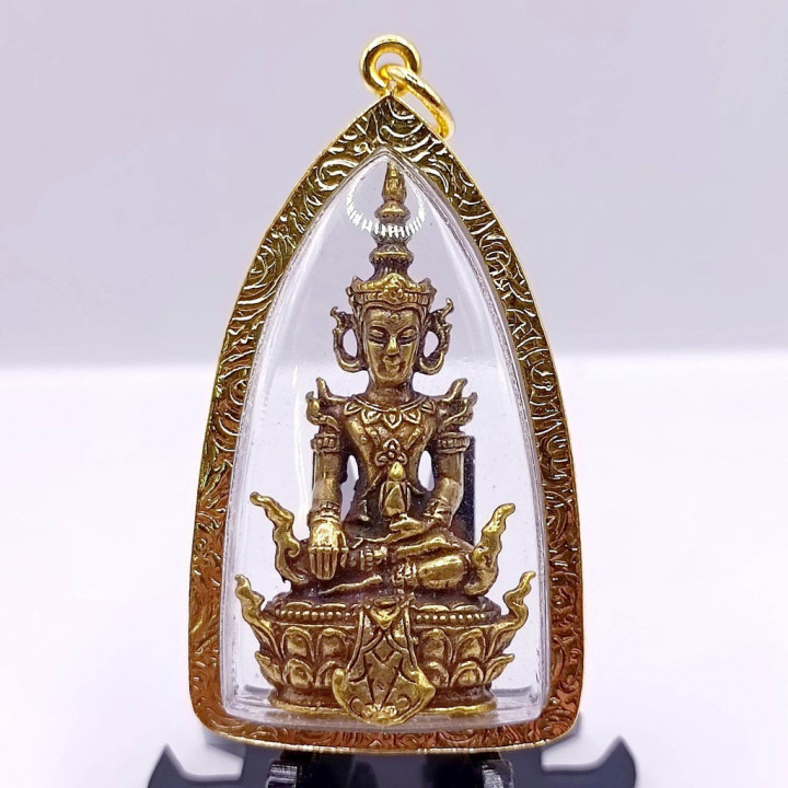 Phra Somdej Maha Chakraphat Buddha Amulet