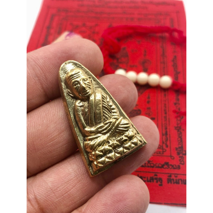 Luang Pu Thuat Wat Chang Hai Brass Amulet
