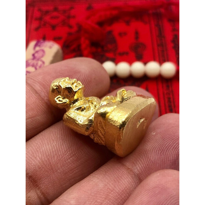 Luang Pu Thuat Wat Chang Hai Metal Amulet