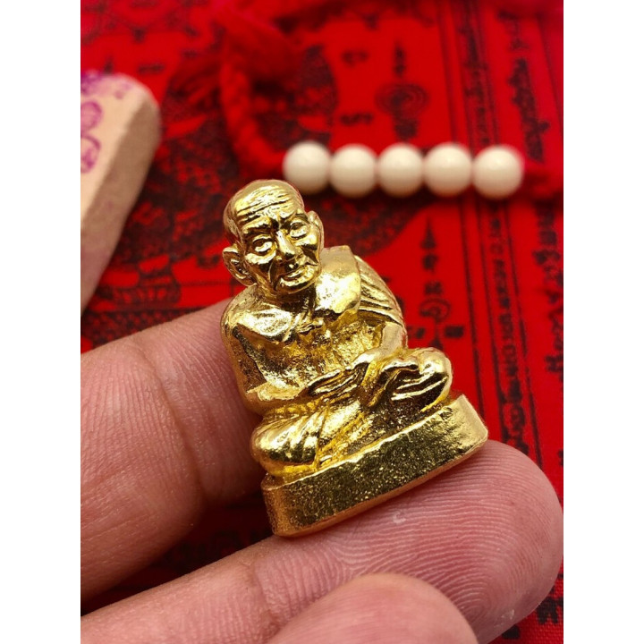 Luang Pu Thuat Wat Chang Hai Metal Amulet