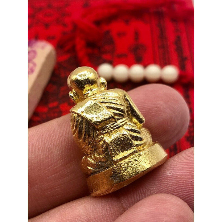Luang Pu Thuat Wat Chang Hai Metal Amulet